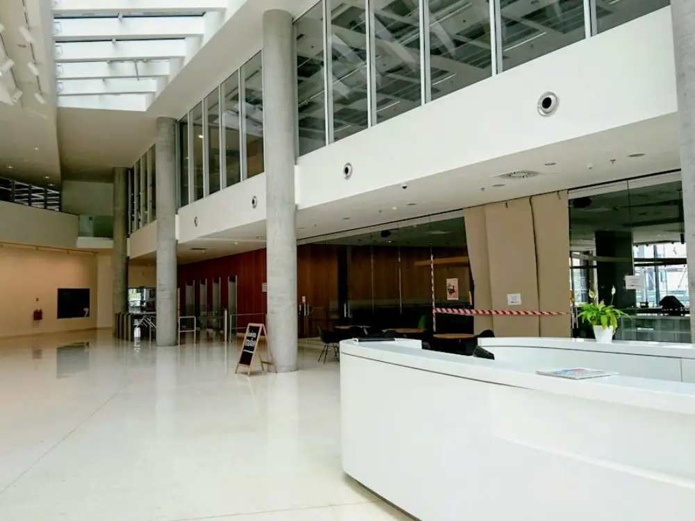 Recepção de edifício